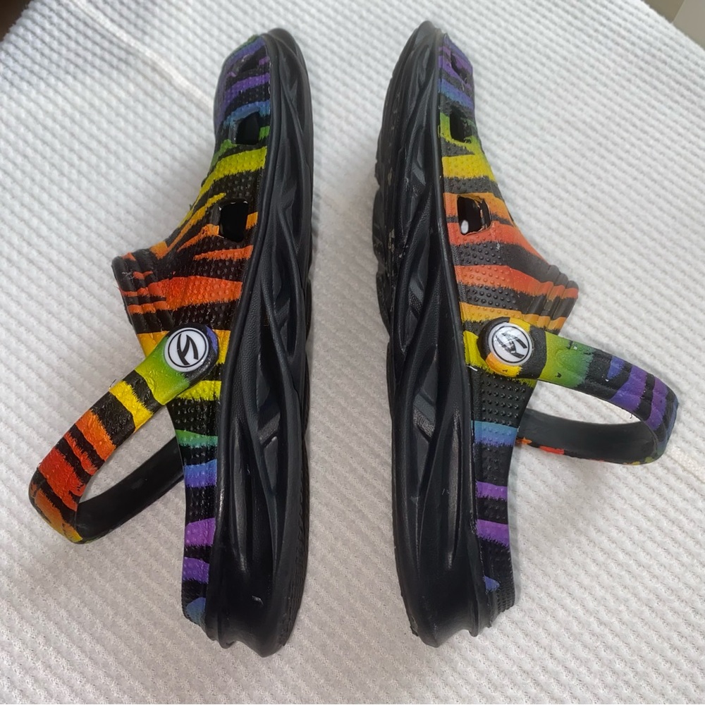 HOBIBEAR UNISEX Rainbow Zebra Garden Mule Clogs Size 40 (Women’s Size 9.5-10) - Picture 6 of 12
